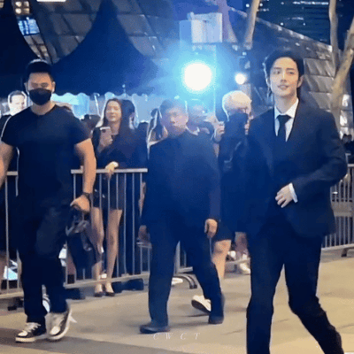 肖战日常见肖战 xz肖战我喜欢你 世界那么大，人生那么难，感恩遇到一个我喜欢的你