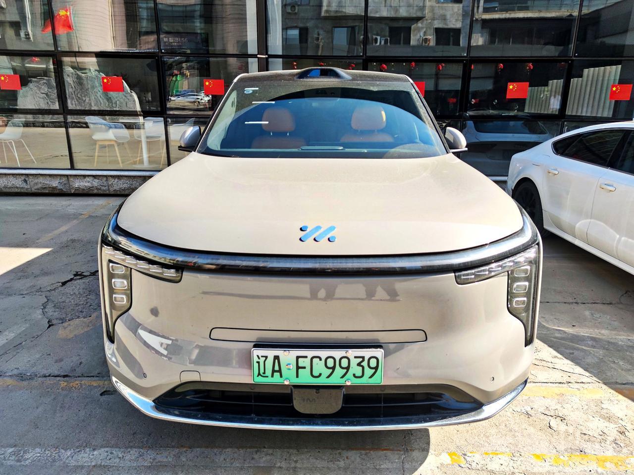 跨时代科技旗舰《智己LS8》
  智己LS8是上汽集团智己汽车旗下，一款跨时代科