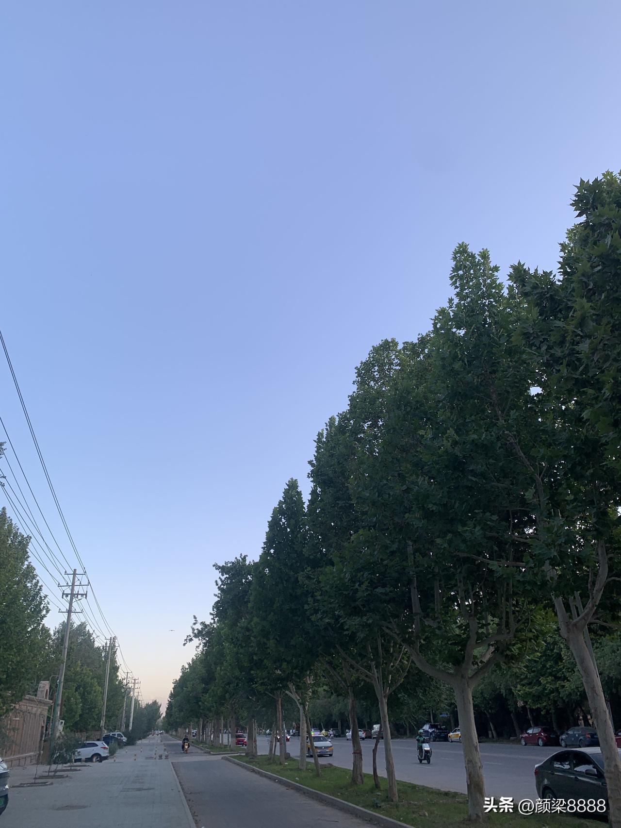 夜跑打卡，今天妥妥的6公里，每天晚上保持优良的锻炼习惯，夜跑，跑出健康，跑出人生