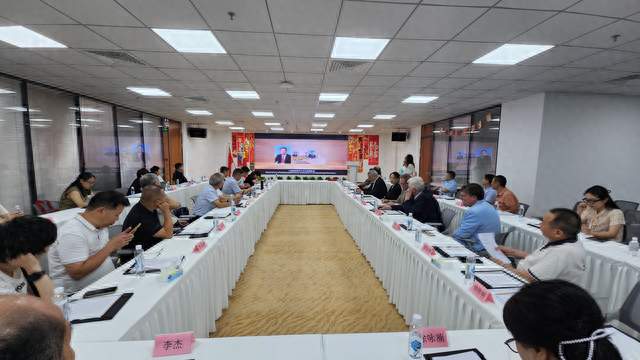 内卷奋斗与松弛躺平：中外两种社会模式的终极利弊对照