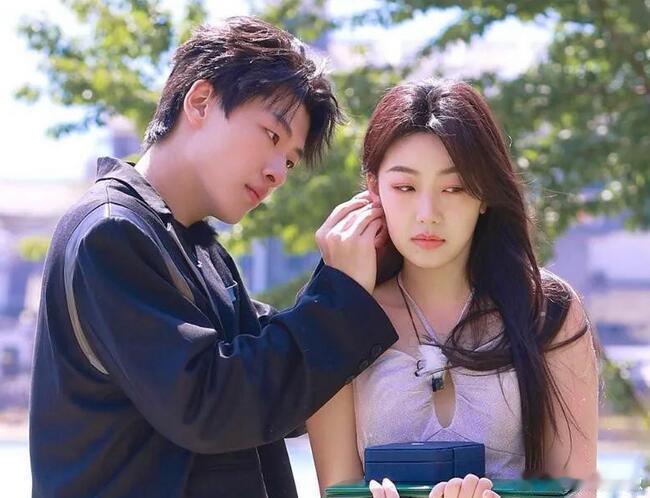 #孙怡 让他滚了#以为孙怡离婚后准备做清醒大女主，努力搞事业，这么快就谈上弟弟，