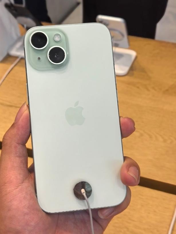 说句很扎心的话，iPhone 15系列价格跳水成这样真不冤！

国产手机的进步实