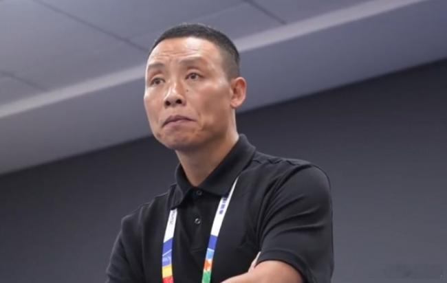 可以想象，开场的时候对手一定会给我们比较大的压力，这是正常的。对于他们来讲，主场