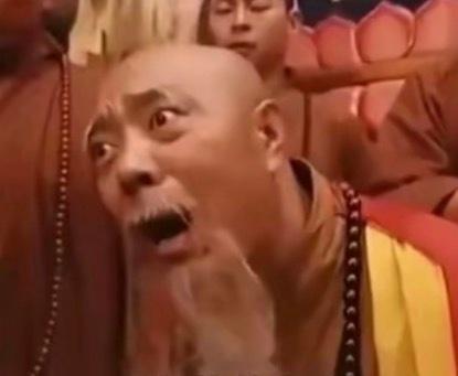 邵佳一 下课  嘛玩儿 ？？？？？？ ​​​