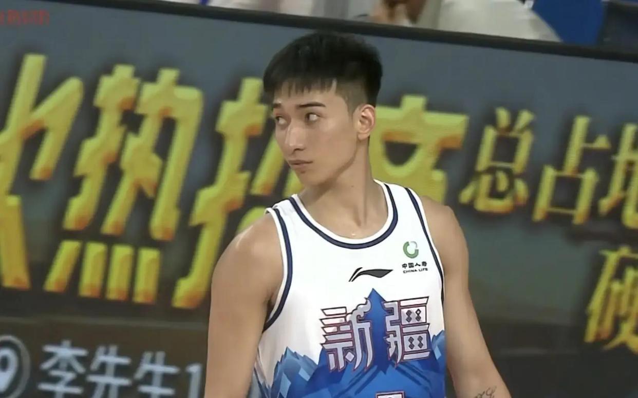 张俊生惊艳一战，能否补上新疆队一号位短板？
 
长久以来，缺少一名纯正本土一号位