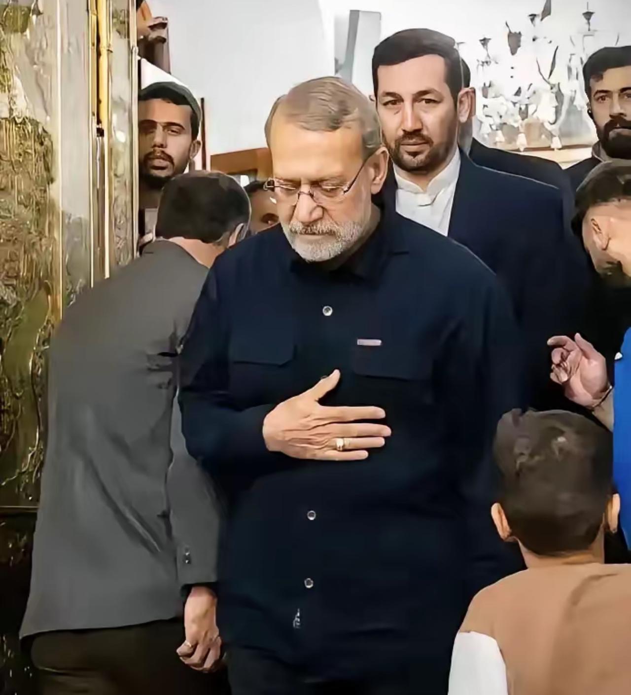 波斯这波路数，算是极致的生存。阿里·拉里贾尼在女儿家被斩首，没躲没藏，连地下室都