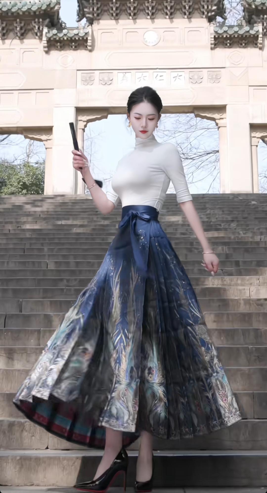 优雅漫步在古风建筑前，裙摆随风飘扬，尽显古典韵味。