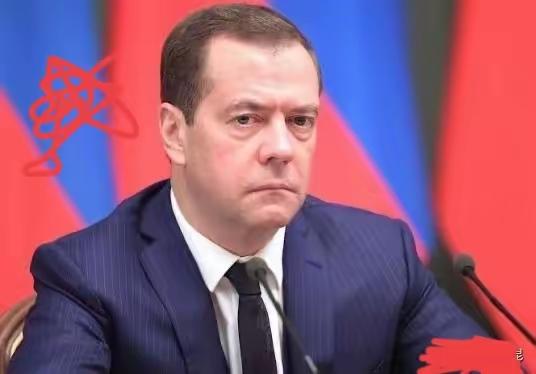 俄罗斯前总统梅德韦杰夫今天（3月7日）发文说：“海湾阿拉伯国家允许美国在其领土上