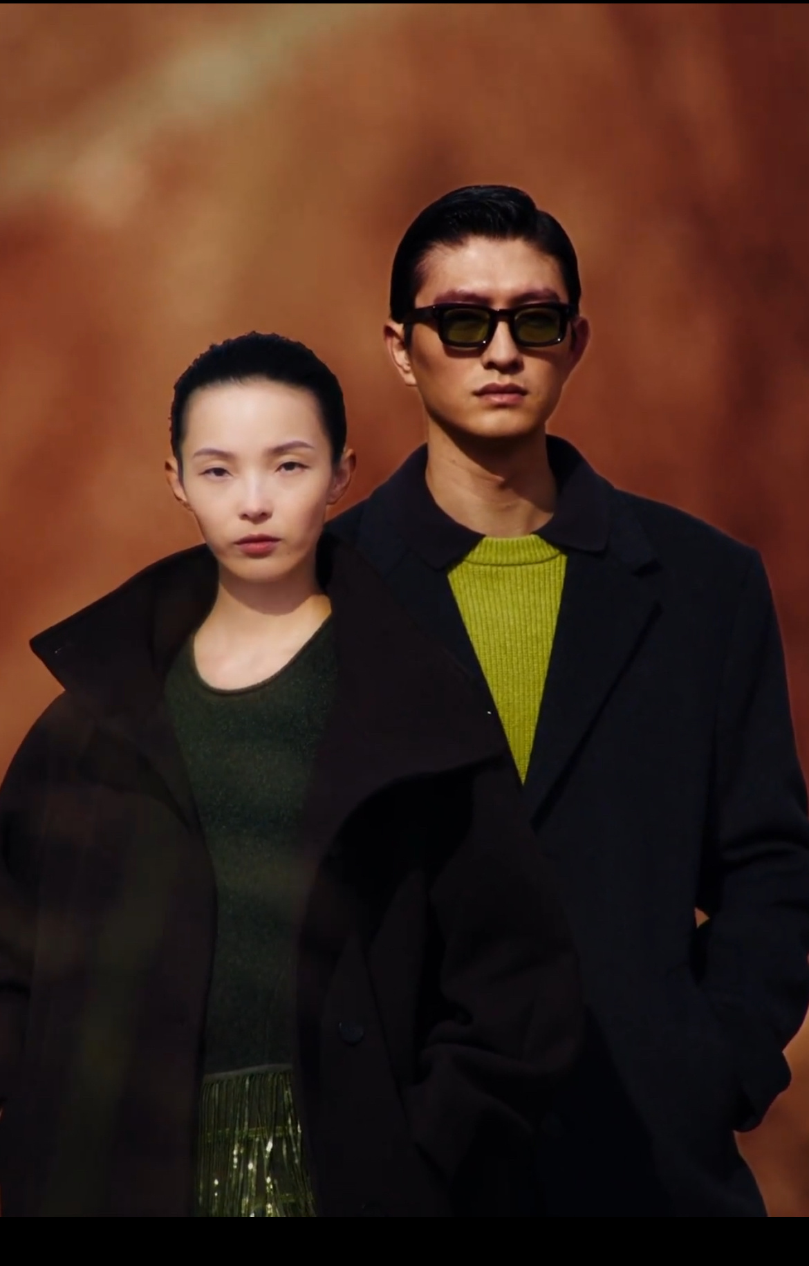 奢境光韵，天地为景，肌理为诗，细腻绒迹摹写奢境之旅。超模雎晓雯 金大川 身着ZA