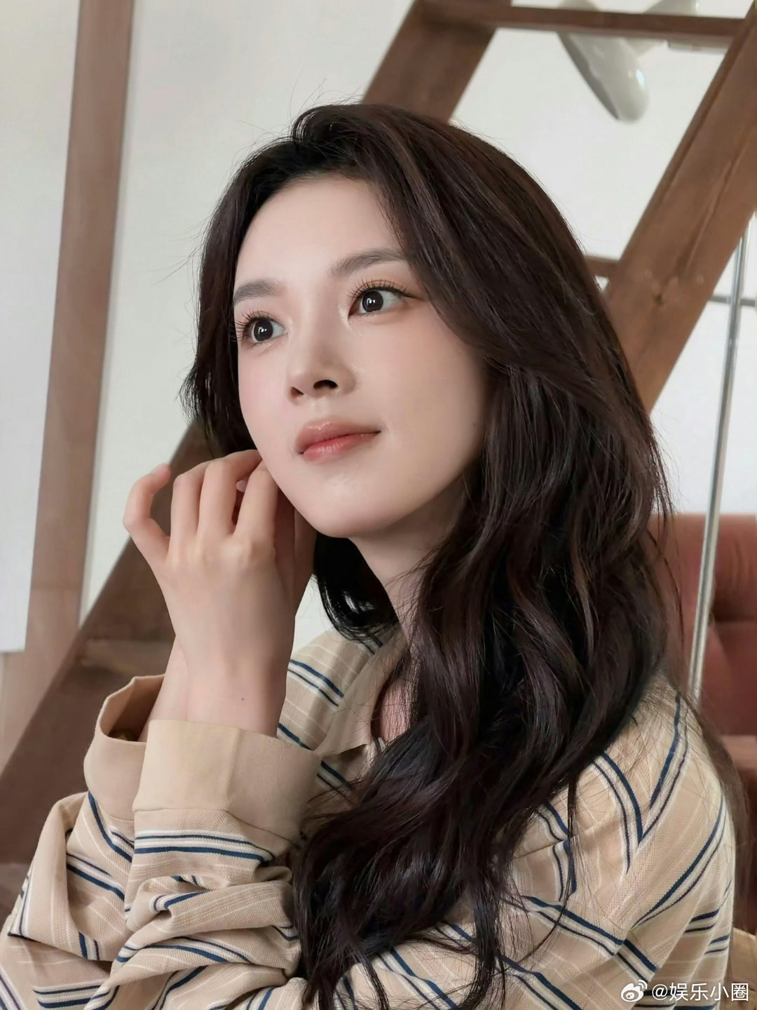 谁又惹陈瑶开心了陈瑶早期女装模特开心开心，因为自己开心所以这样发 
