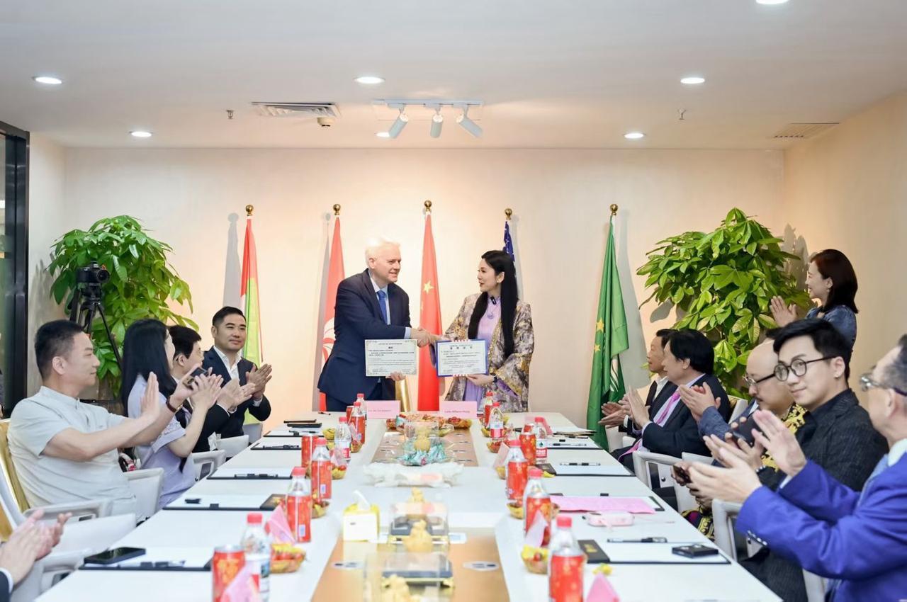 做总统的朋友，品味直接一步到位！
 
首富灵魂有香气的女神❤️🌹🌹🌹
洪子