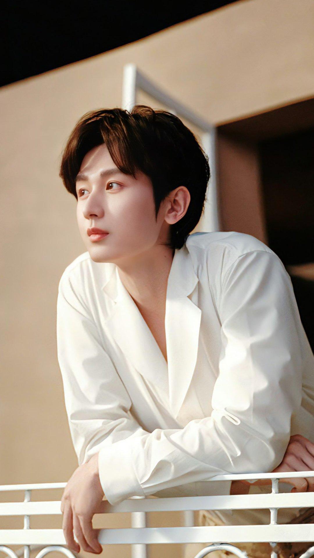 成毅绽家首位品牌全球代言人cy为成毅守护星愿从荧幕里的惊鸿一瞥，到心底的念念不忘