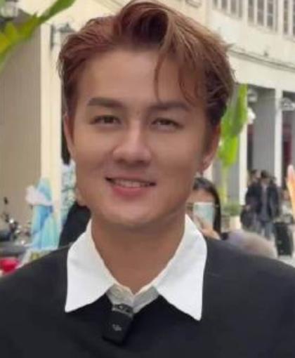 近日，吴克群重返广西百色。他曾在2025年百芒音乐节上激情献唱，还于当年9月在百