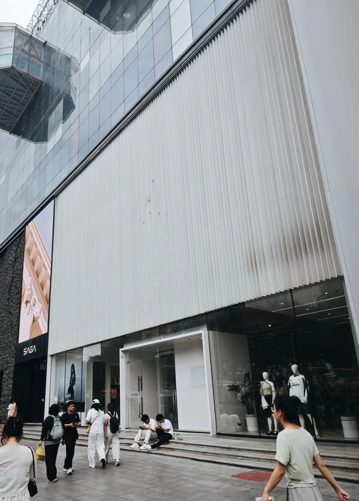 资本的嗅觉是最敏感的，曾经高攀不起，如今说撤就撤……（图片来自网友）