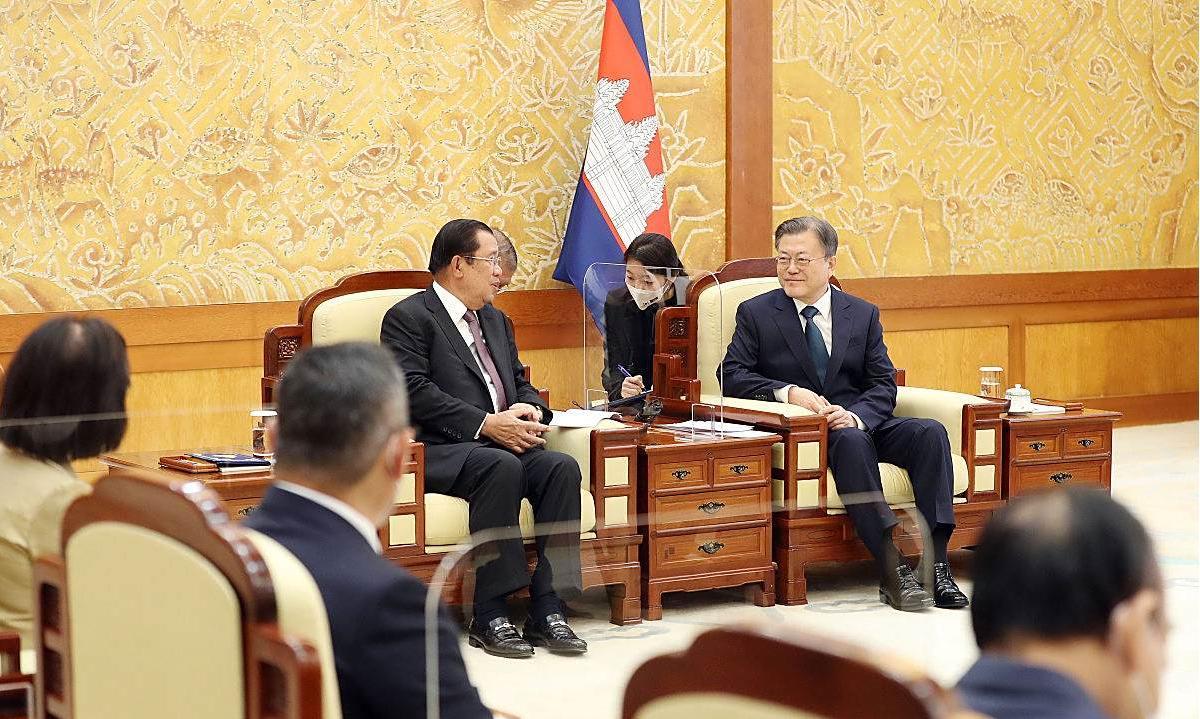 洪森这波，是被泰国一拳打回了现实！什么“和平解决”“握手言和”？放屁！那叫服软，