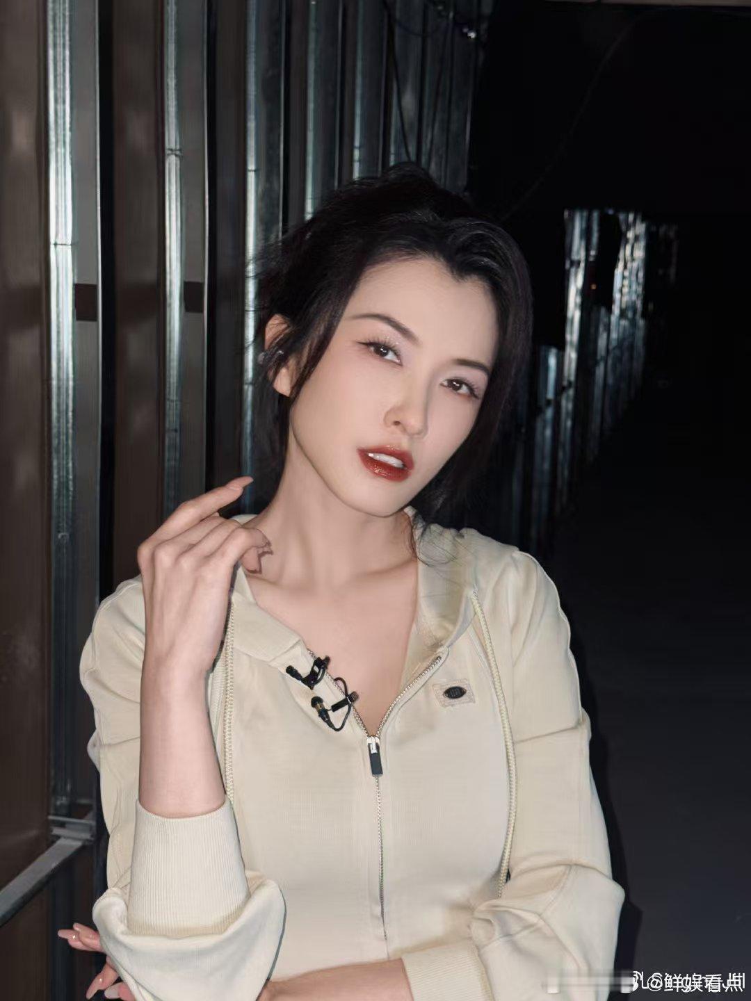 徐洁儿和乘风姐姐们的快乐团建乘风2026徐洁儿发文记录美好，和乘风姐姐欢乐同行，