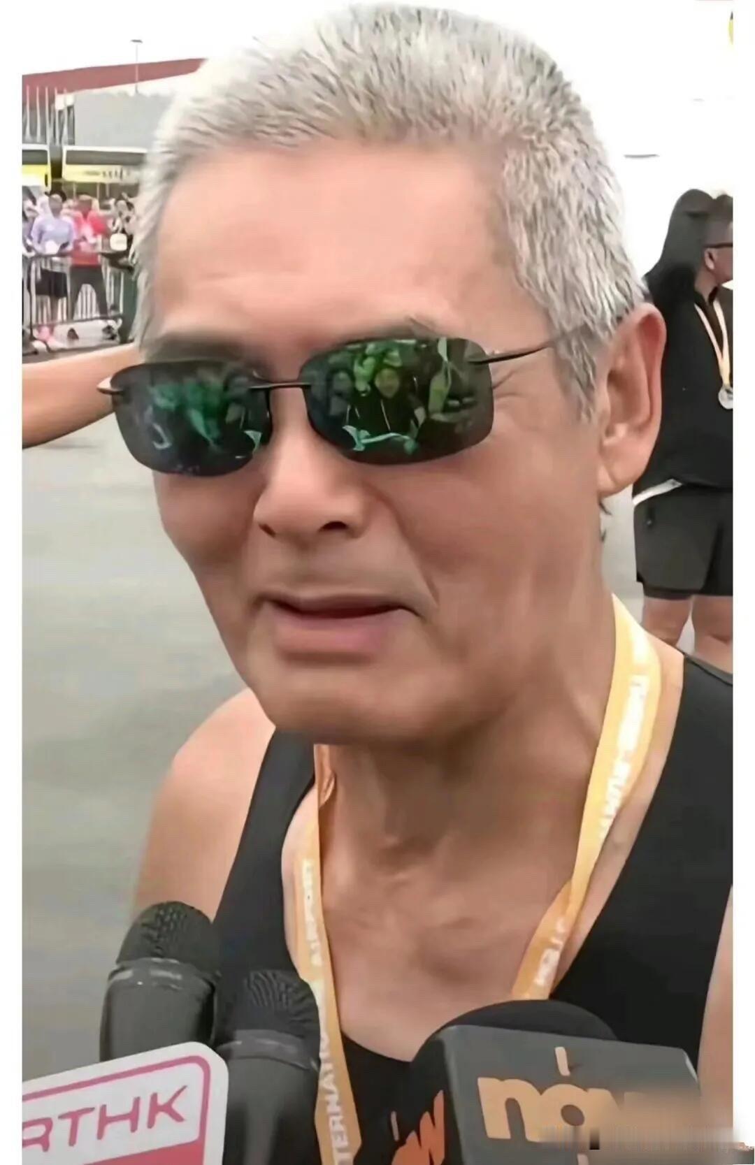 他可是曾经的男神，颜值比万梓良高，气质不输很多同龄的男明星，怎么如今老了，颜值下