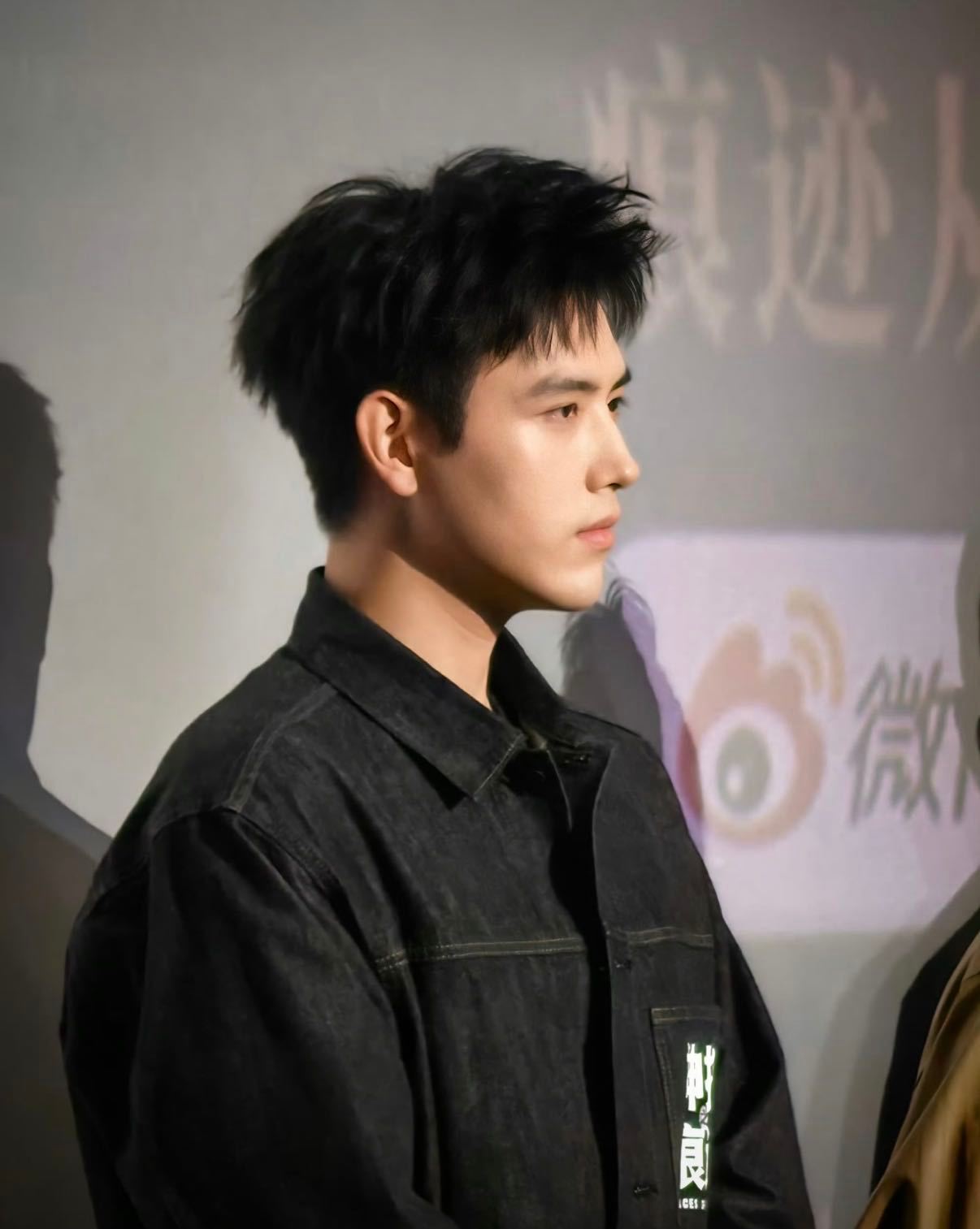陈飞宇长沙路演状态陈飞宇线下路演状态 我哥今天状态真的夯爆了，高大清爽，帅得我隔