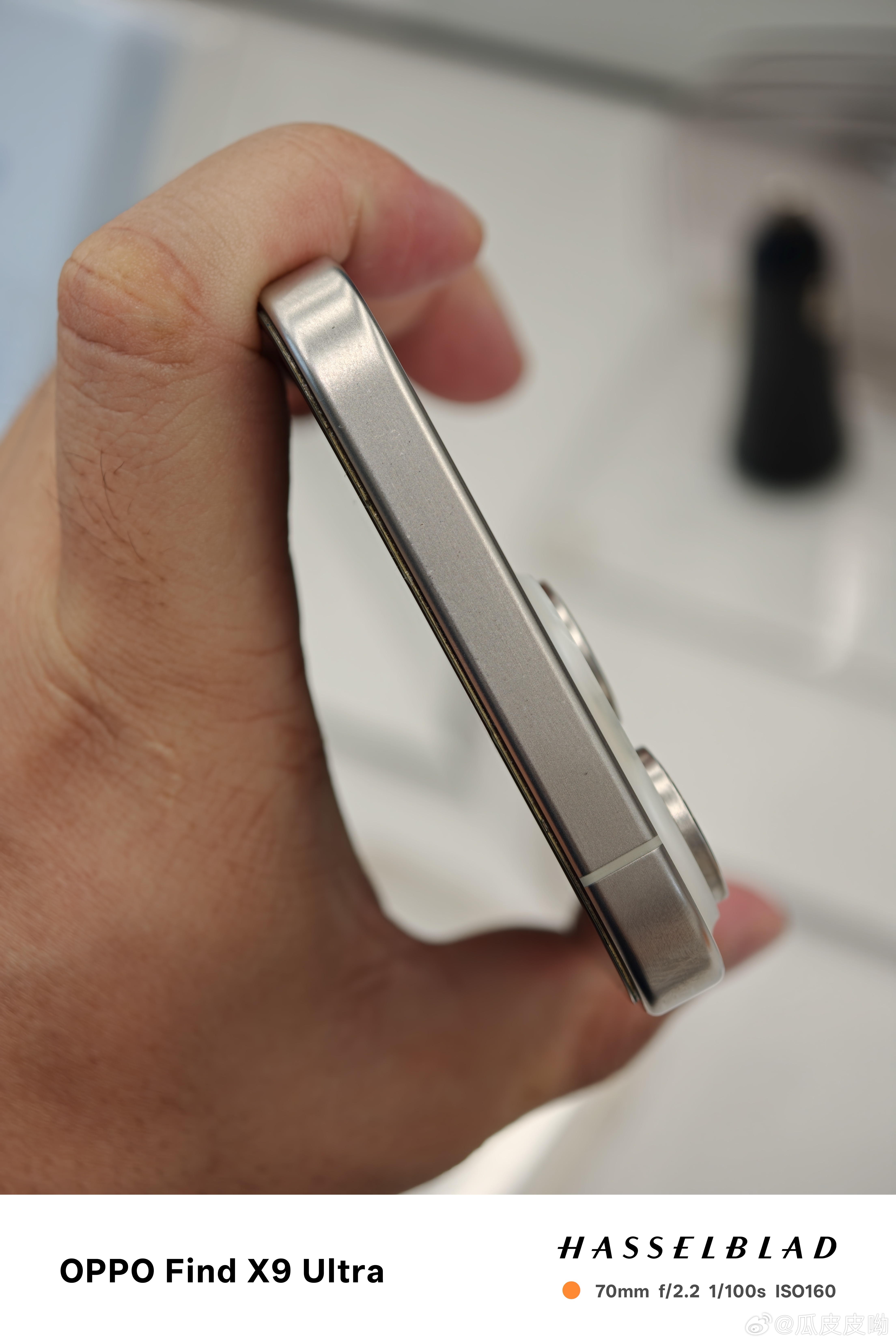深夜捡漏iPhone 15promax白色256国行，单机98新，电池89，仅边