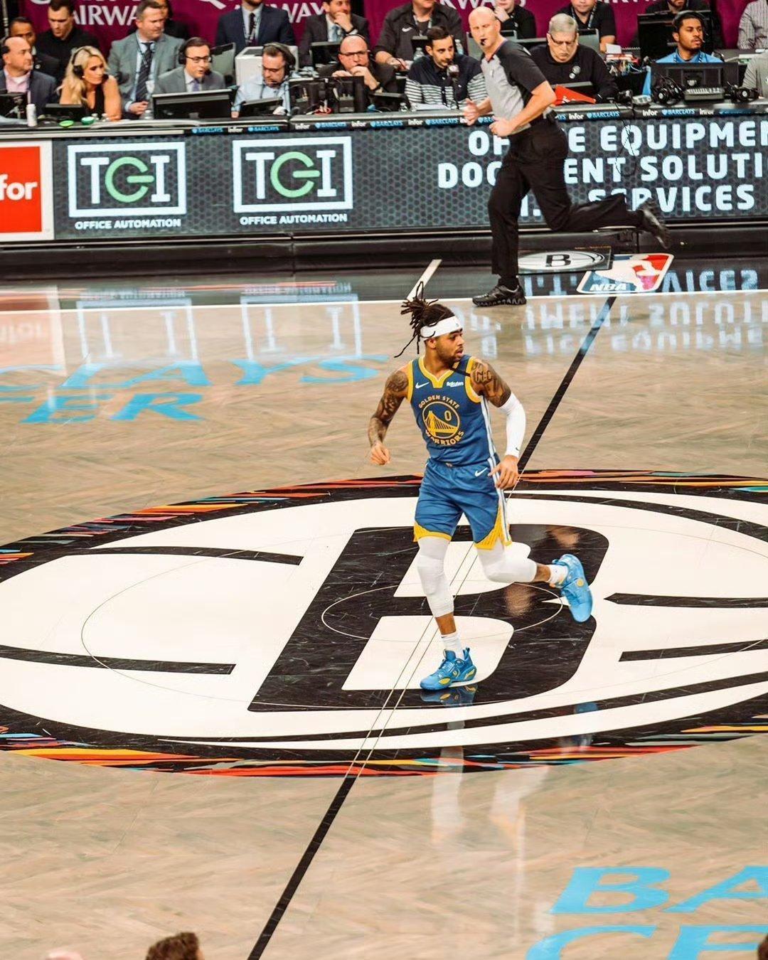 其实我还挺希望569万的水拉回现在的勇士的，他不太适配现在的独行侠，有人和我同感