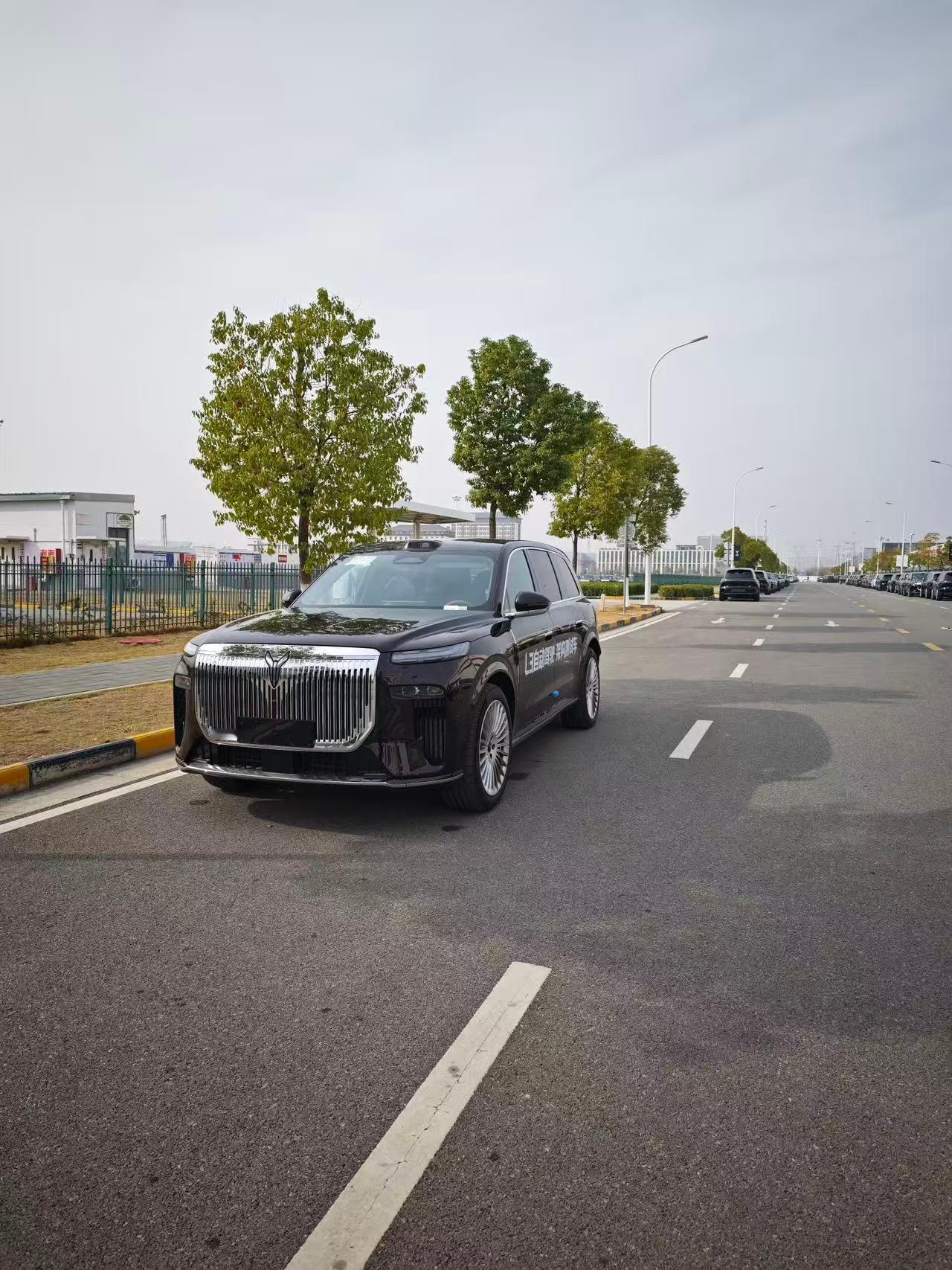 岚图泰山交付速度破9系纪录岚图泰山或将成为首款L3级量产SUV40万级的高端新能