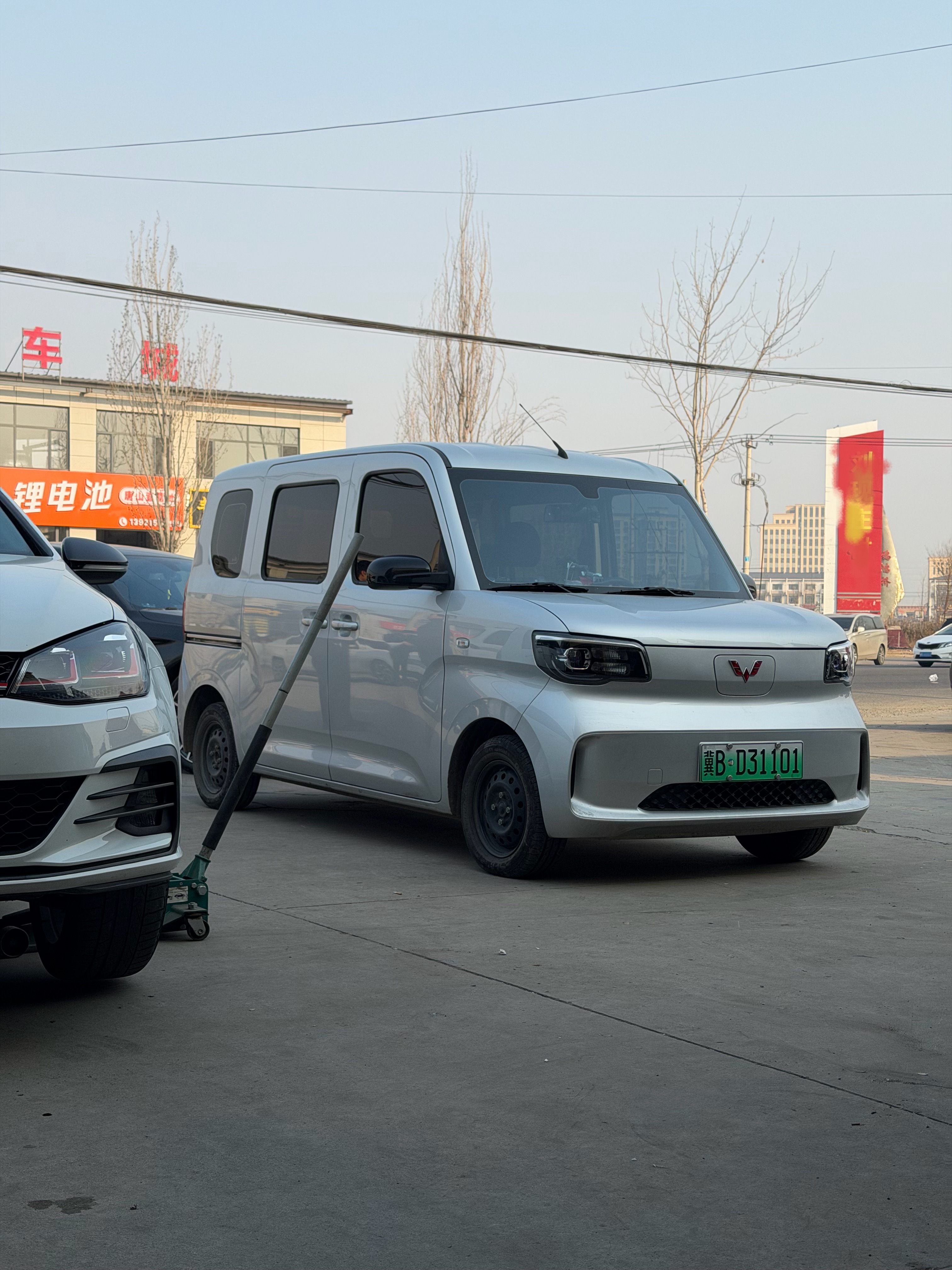 五菱这电动面包车丑萌丑萌的