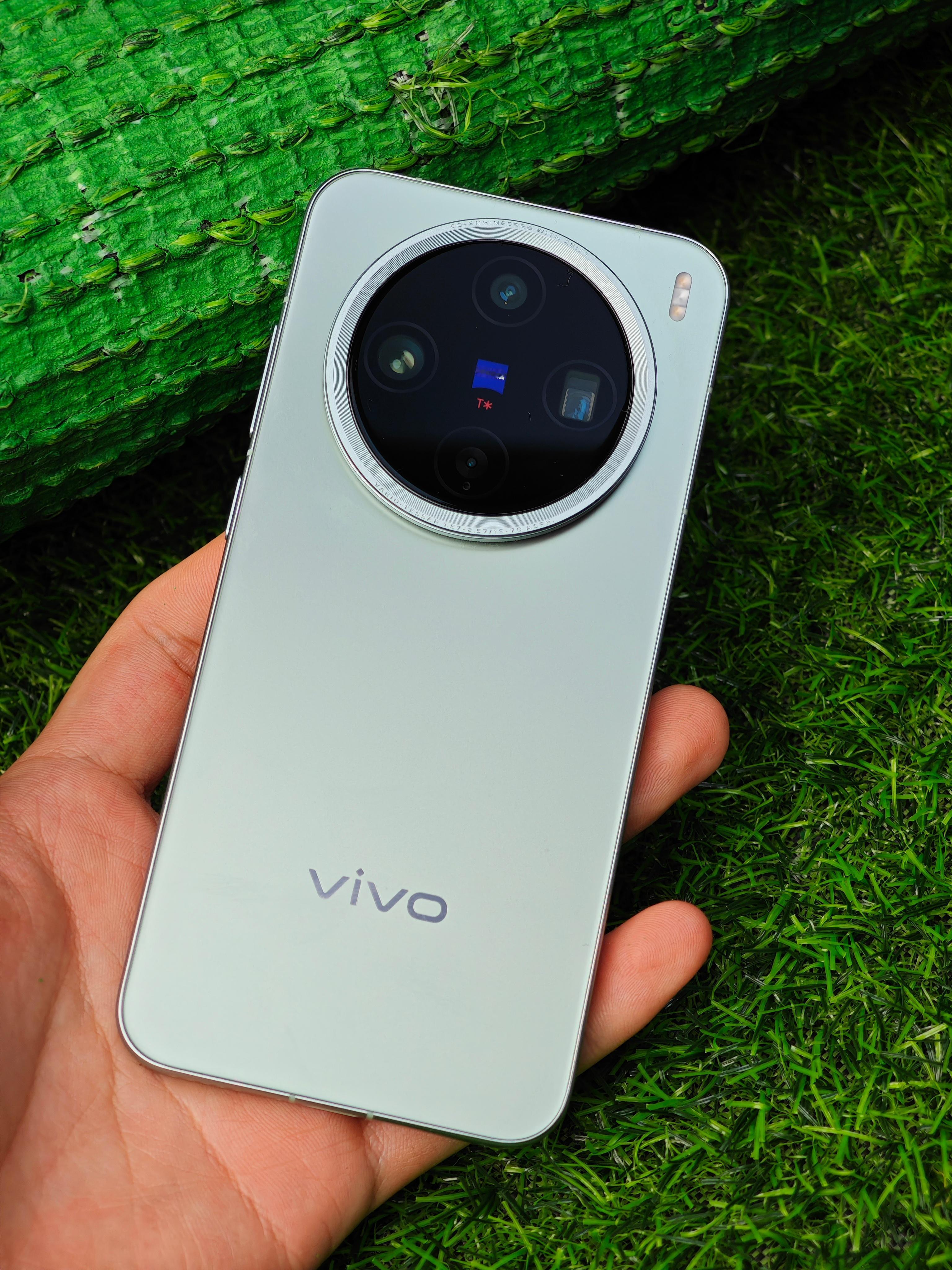 最近一直在用vivo X200 Pro mini，这小屏手机体验真不错。本来以为