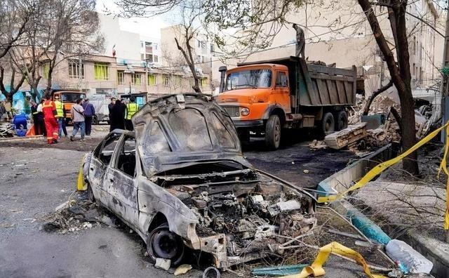 伊朗顶不住了谁也没想到，在美国和以色列对伊朗发动空袭之后，伊朗最高领袖哈梅内伊已