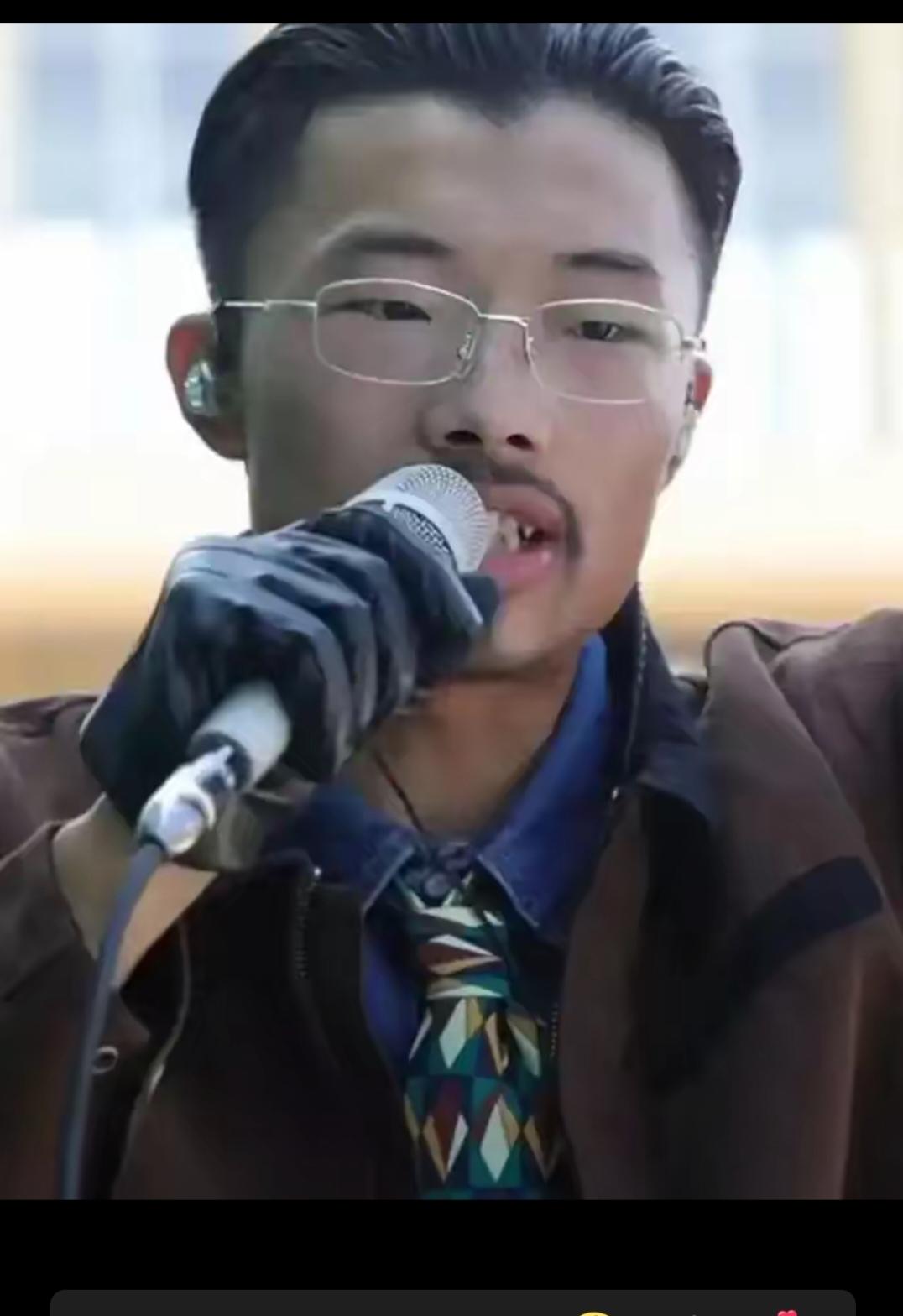 论名字的重要性！郭有才原名郭壮，一看名字就是一个泛泛之辈，事实也是如此。没改名字