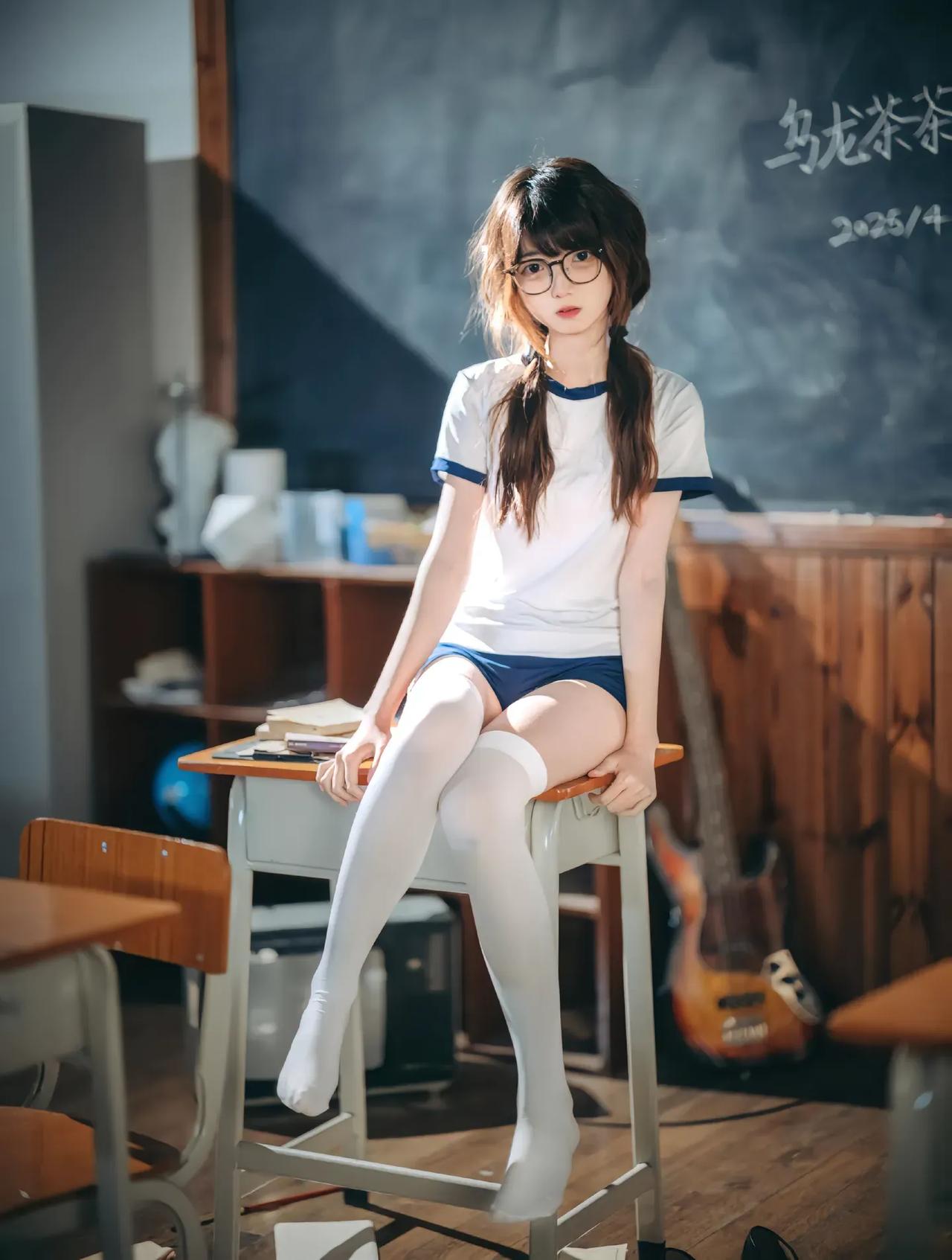 纯欲白丝[话题]