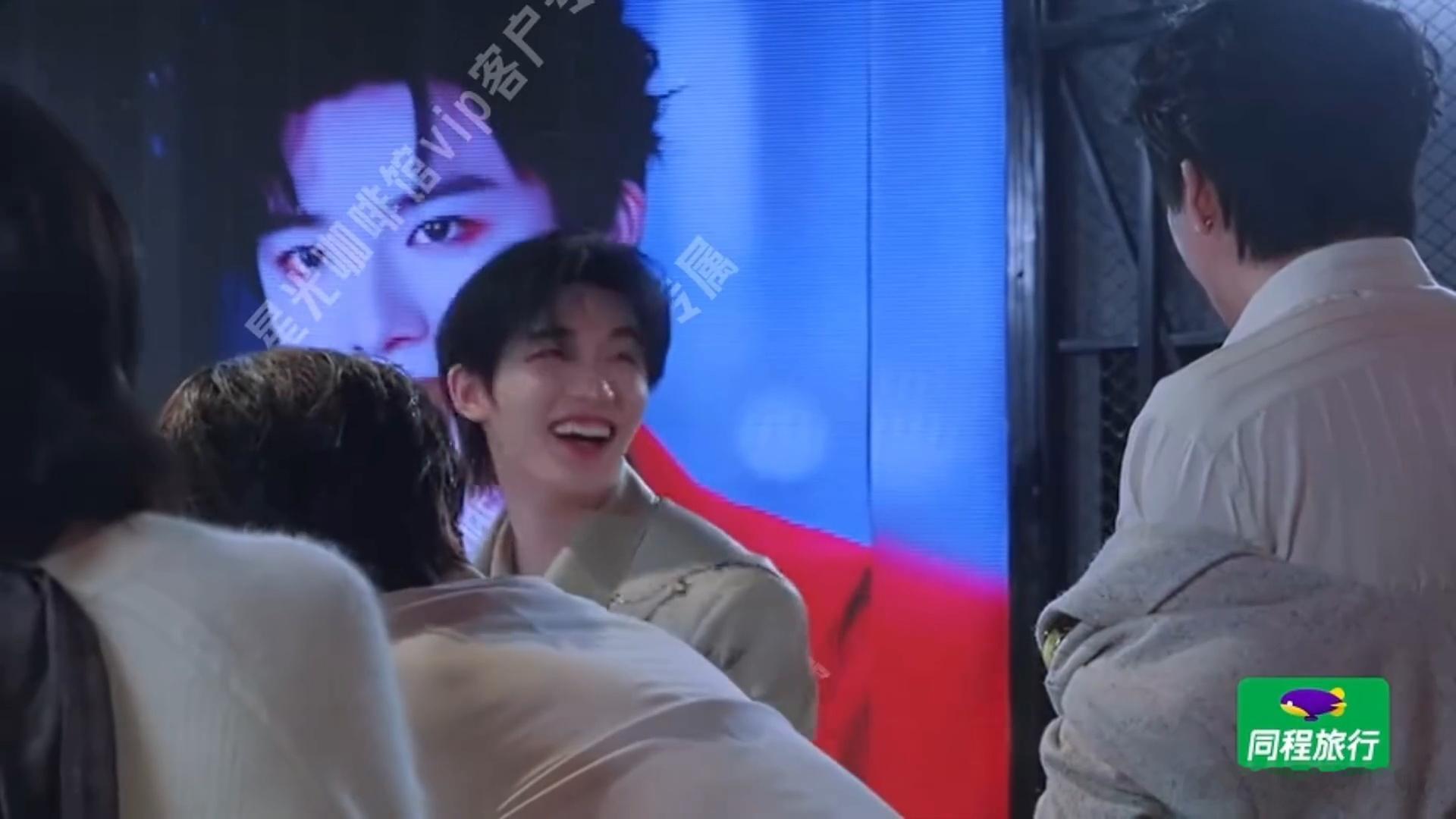丁程鑫叫一声哥哥什么都能满足丁程鑫吃撒娇这一套 丁程鑫是真吃撒娇啊，一句“哥哥”