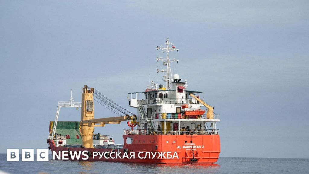 美国总统唐纳德·特朗普周五晚间表示，如果无法与伊朗达成和平协议，他计划继续封锁伊