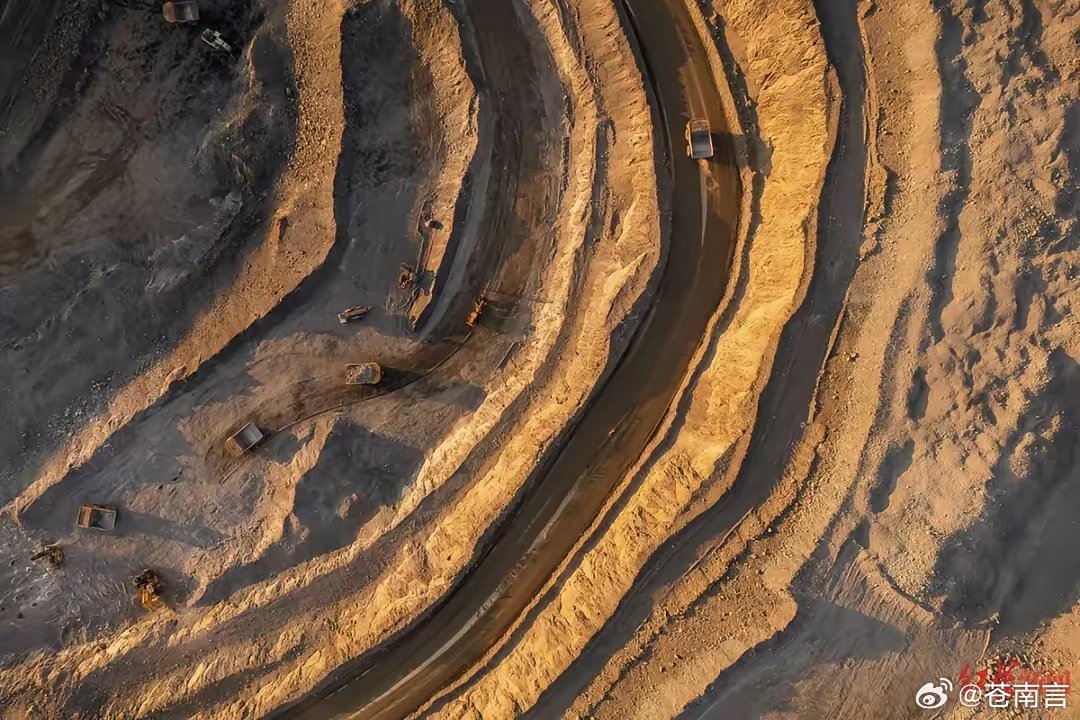 沙特又宣布发现黄金资源价值超1680亿！沙特再添242.6吨黄金，两年内连爆世界
