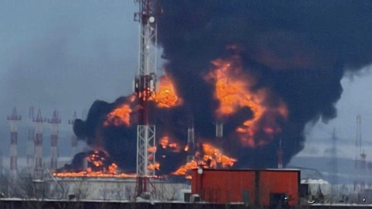 在鞑靼斯坦发生无人机袭击事件后，俄罗斯石油运输公司每天减少了25万桶石油进口量。