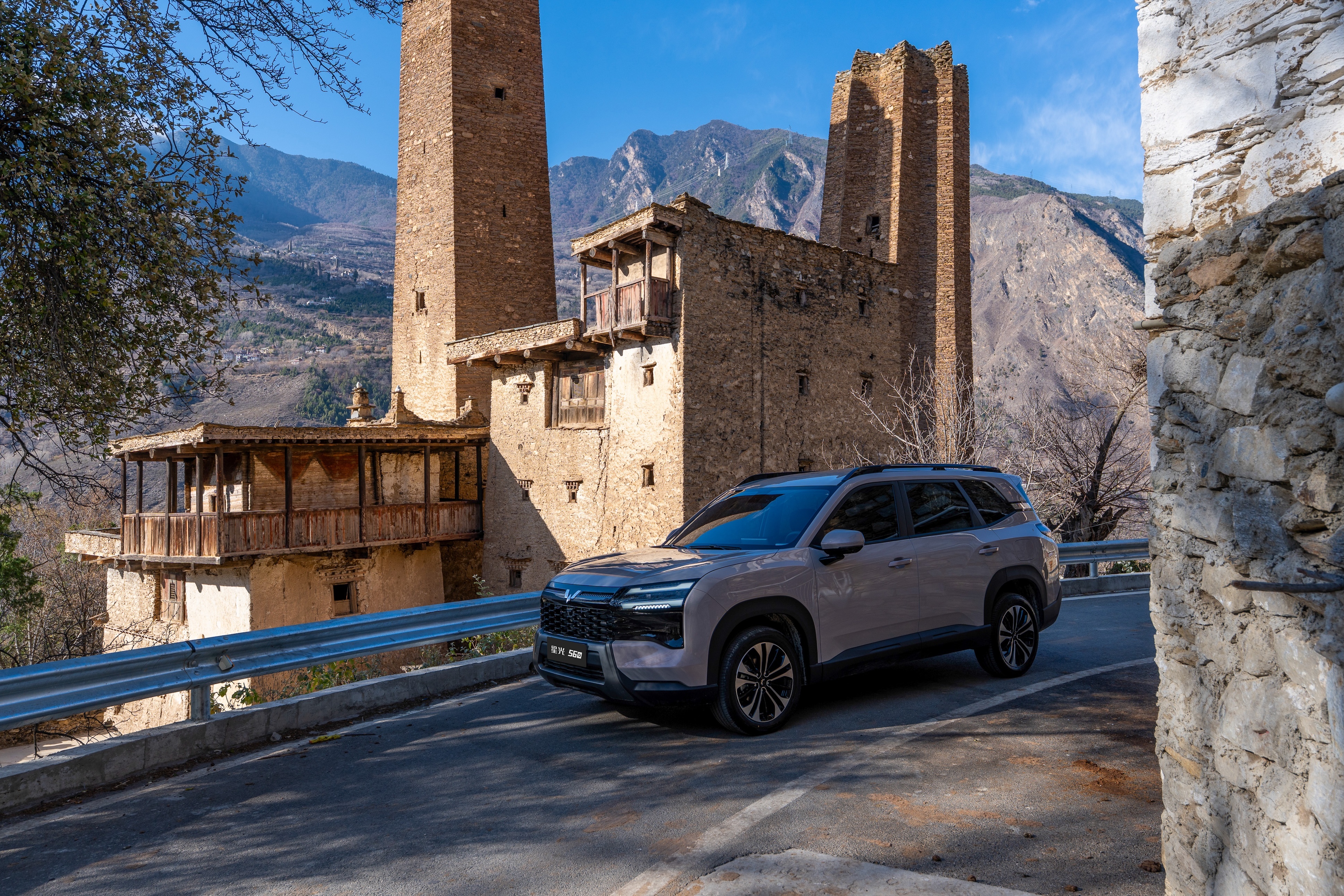 星光560是我最近特别期待想试试的一款车，因为它真的巨便宜且巨大。车长的4745