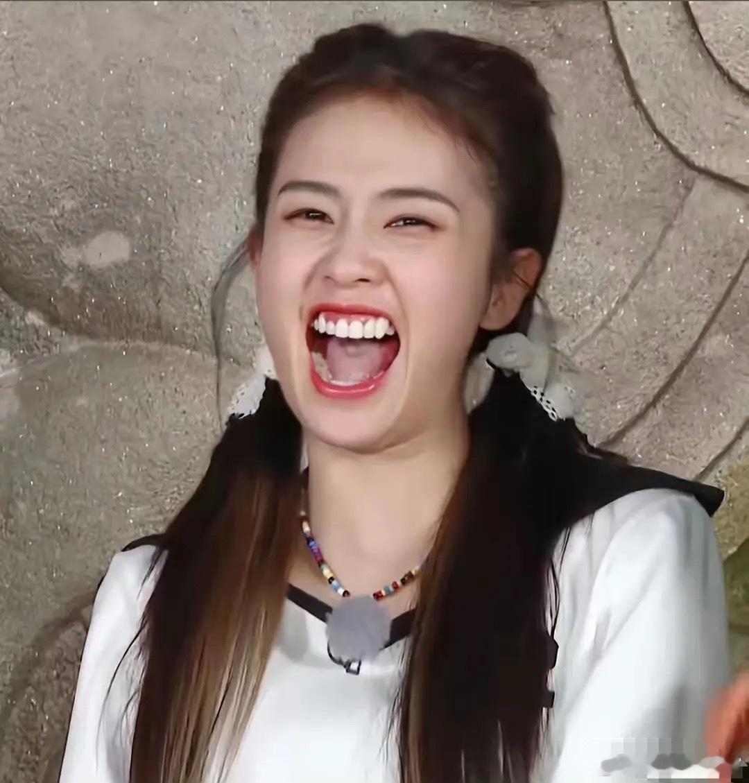 大笑火了也不用天天这样笑吧，真的不吓人吗