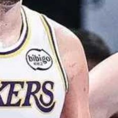 北京时间4月21日，洛杉矶湖人官方发布了季后赛首轮第二场他们主场迎战休斯顿火箭的