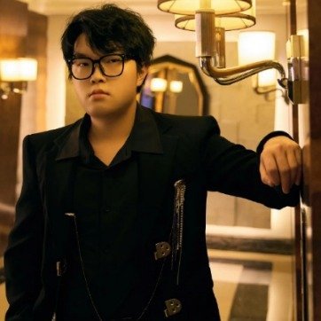 对线确实是肉眼可见进步，tp还是得练t的位置，别整一字长蛇阵和无沟通绕后了Wen