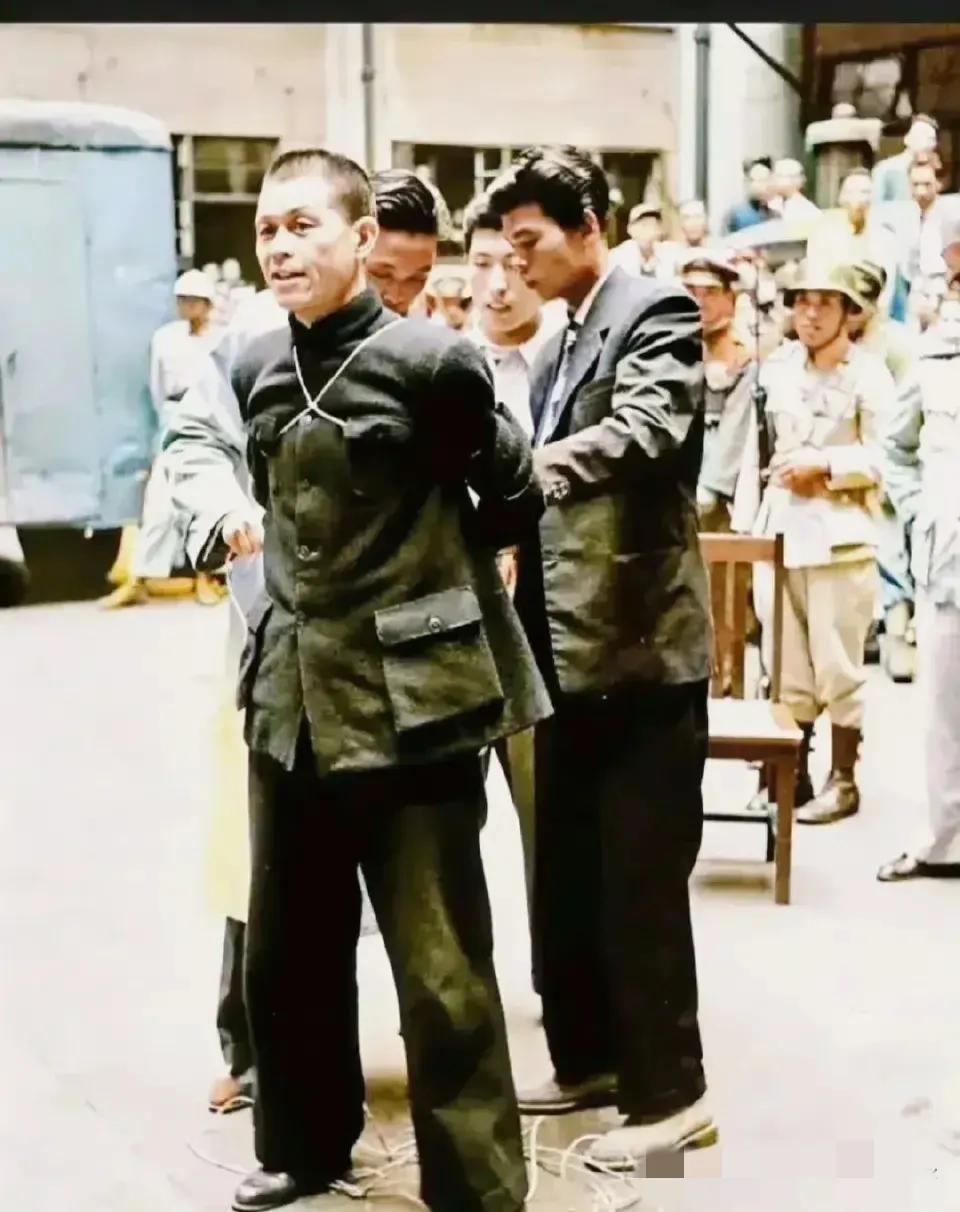1949年，陈惕庐烈士，被反动派执行死刑的一张镜头，照片中的他已经被五花大绑了起
