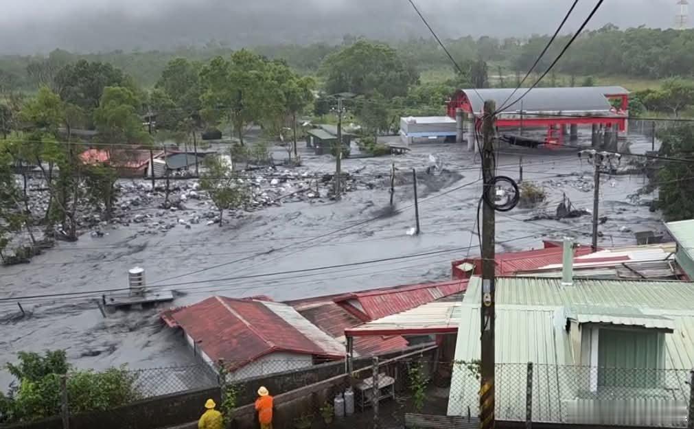 馬太鞍溪泥水再度灌入明利村……