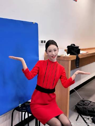 任何一个女生，都难抵挡空姐制服的诱惑
