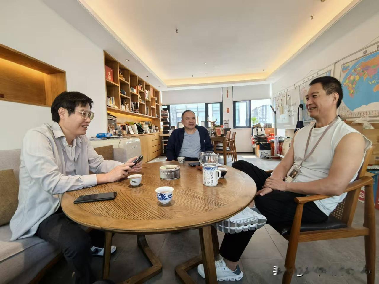 ​从1997年一家小天鹅饺子馆起步，25年深耕广东把北方菜开出近50家直营店，创