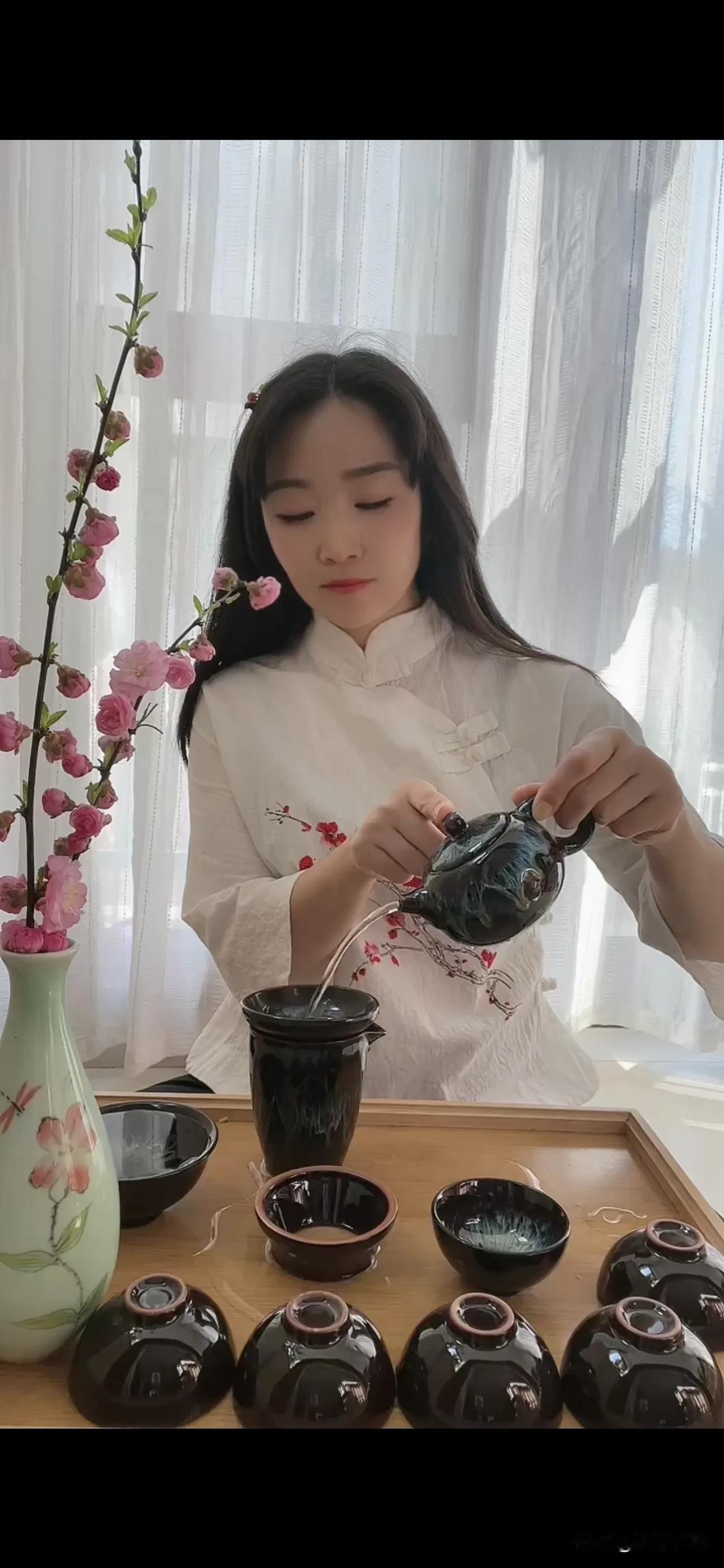 祝自己生日快乐，承蒙时光不弃，感谢一切给予，愿一切都好，家人和朋友都幸福安康。