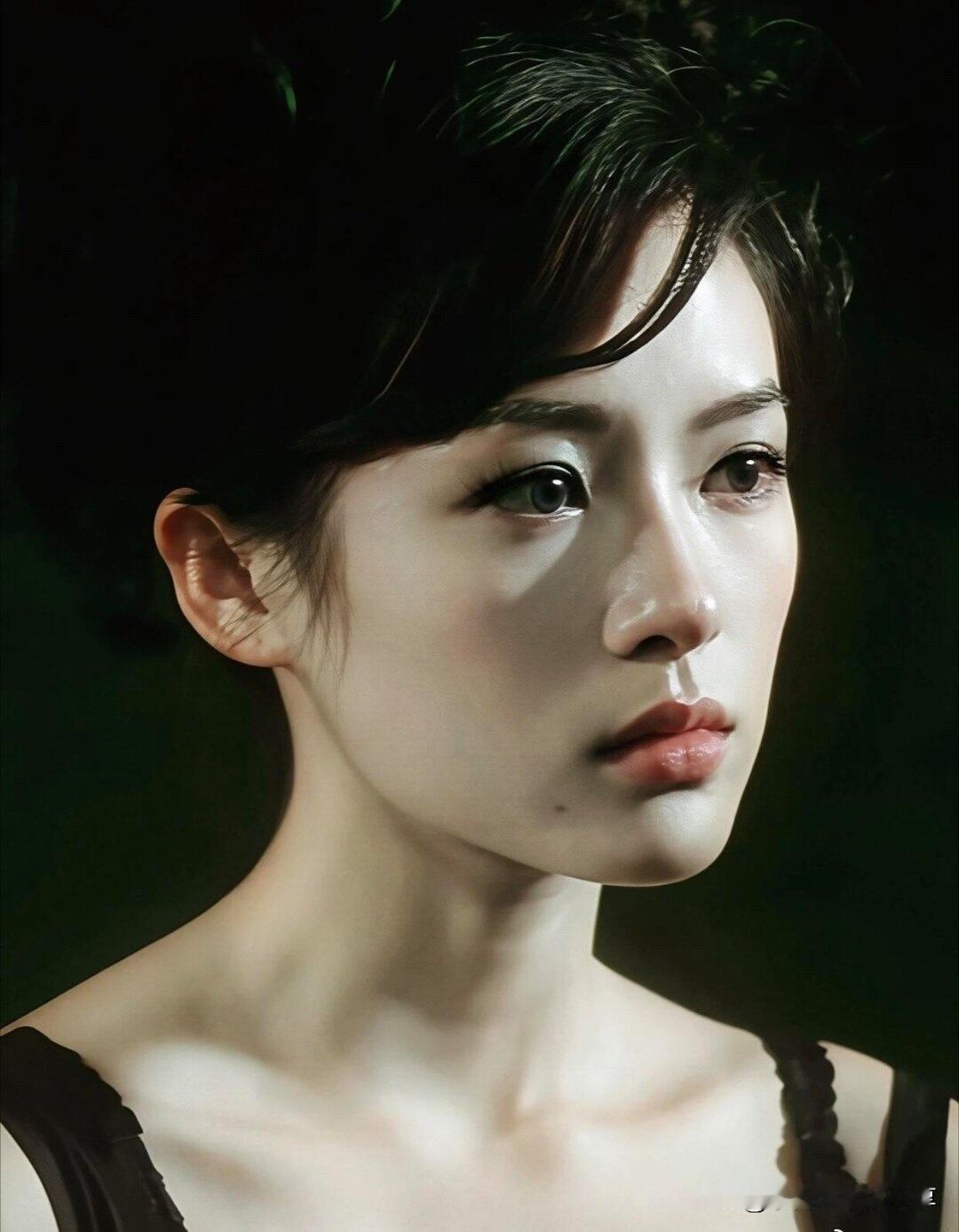 她年轻的时候确实是属于一个颜值一般的女明星，并没有发现她有多美，可是随着年龄的增