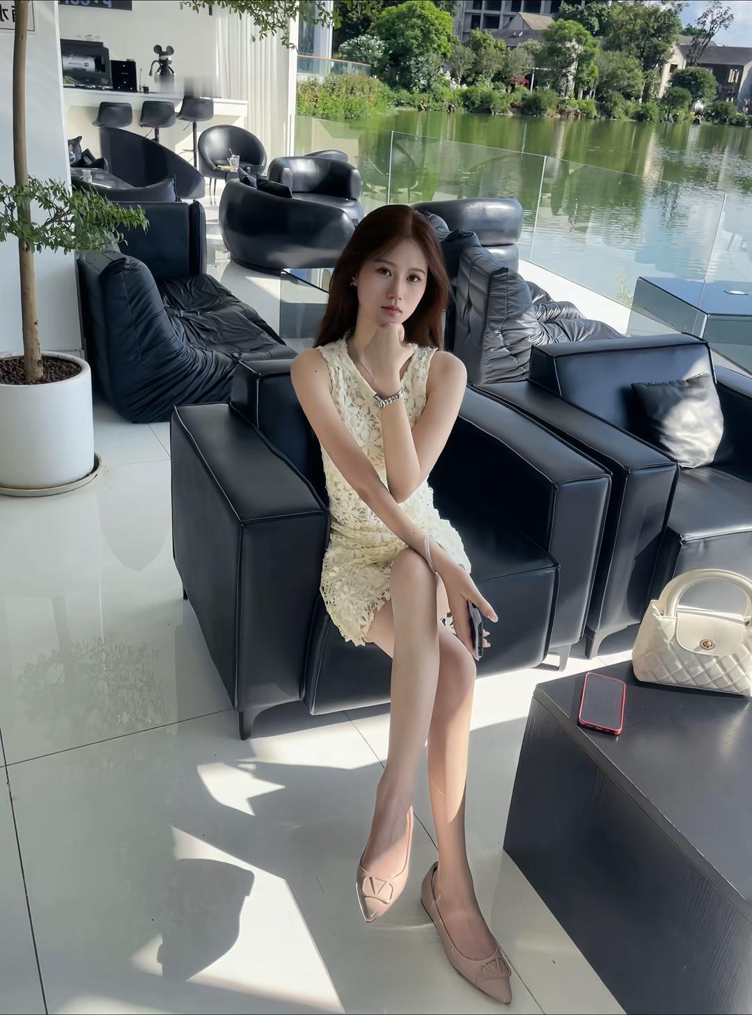 御姐什么样的穿搭可以成为气质女神? 丝袜怎么搭配才好看 什么样的女人让男人看了就
