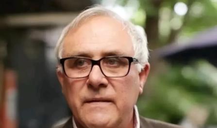 澳大利亚老牌外交官汉姆发表了一编文章，振动了澳大利亚，文章写道，中国不怕美国，早