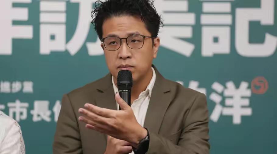 这是民进党台北市长参选人沈伯洋，他叫嚣，台北不只是“台湾的首都”，更是带动“国家