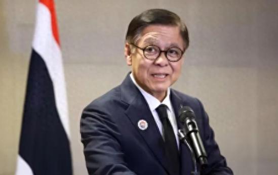 你美国不帮我就算了，我转头就找俄罗斯，说这话的正是泰国的副总理兼外长西哈萨，就在