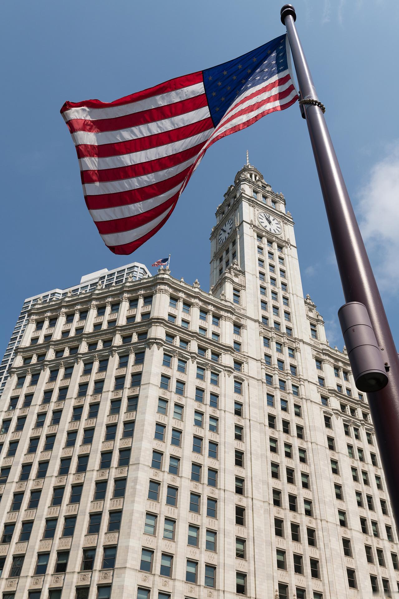 特朗普讹诈套路屡试不爽。分析点评：事实上，对于特朗普来说，抢夺格陵兰岛，吞并加拿