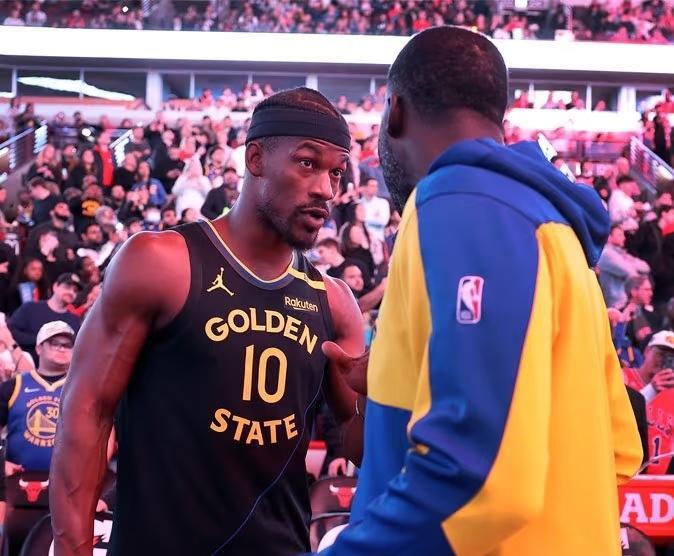 拿顶薪的格林，是勇士关键时刻最想换下的人。
队友最懂队友。
巴特勒和他同时在场，